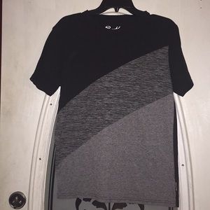 Gray and black shirt sleeve tee